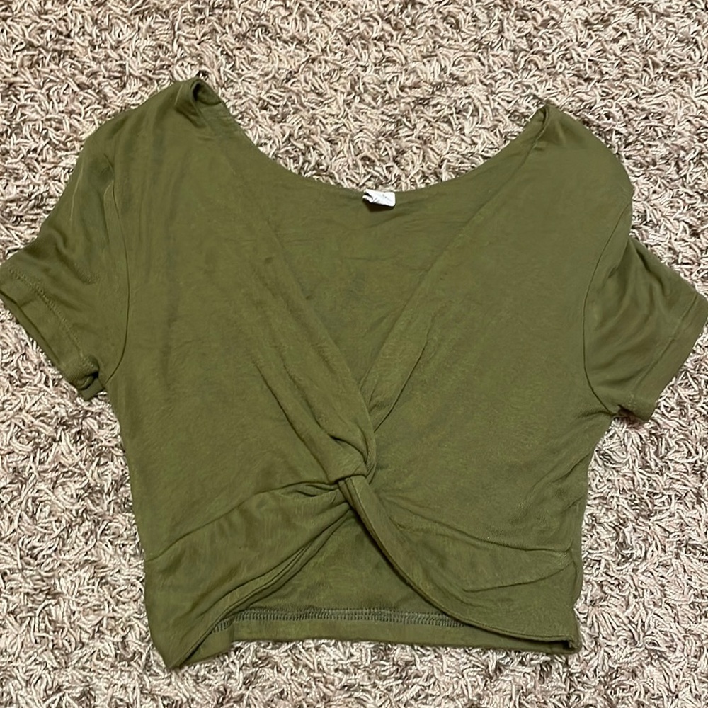 green cropped cross shirt, size xs